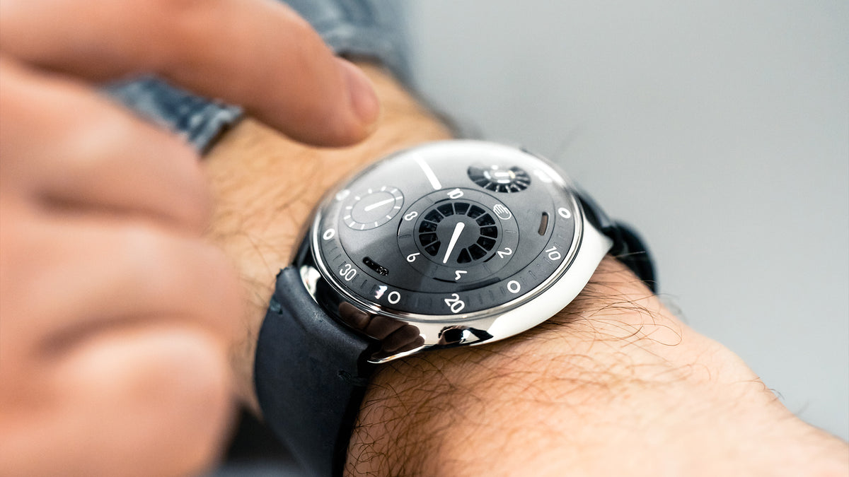 Type Null Watch Buy the Ressence TYPE 2 Grey | eCrown® Dual Time Zone Watch