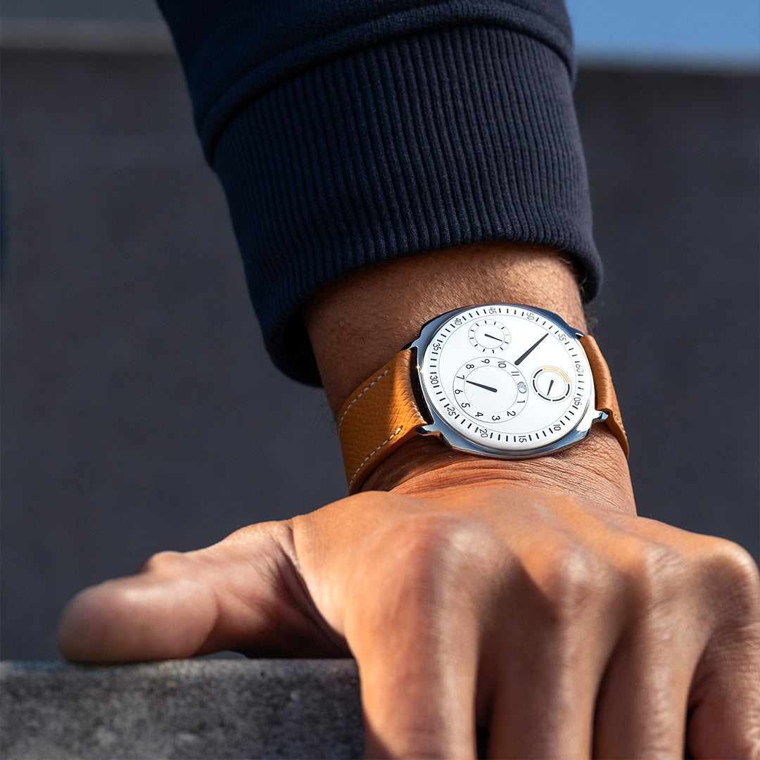 レッセンス Type 1 スクエア | ドレスウォッチ – Ressence Watches
